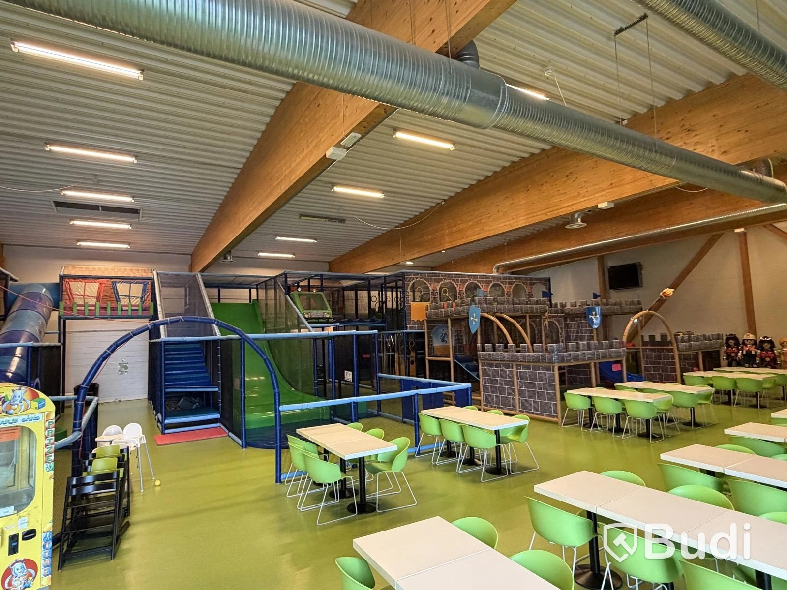 Large indoor playground, PlayCo, length approx. 37 metres