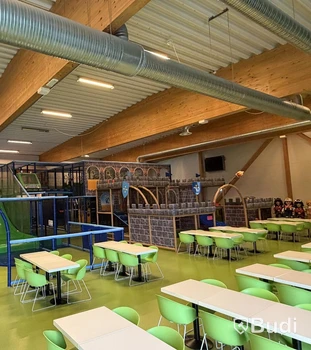 Stor lek- och klätterställning, PlayCo, längd ca 37 meter