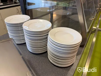 Lot of tableware: plates, glasses and jugs