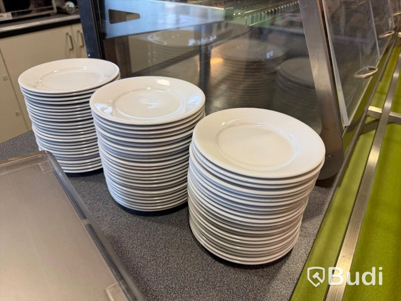 Lot of tableware: plates, glasses and jugs