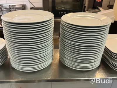 Lot of tableware: plates, glasses and jugs