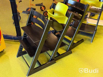 7 st barnstolar, bl.a. Stokke och BabyBjörn