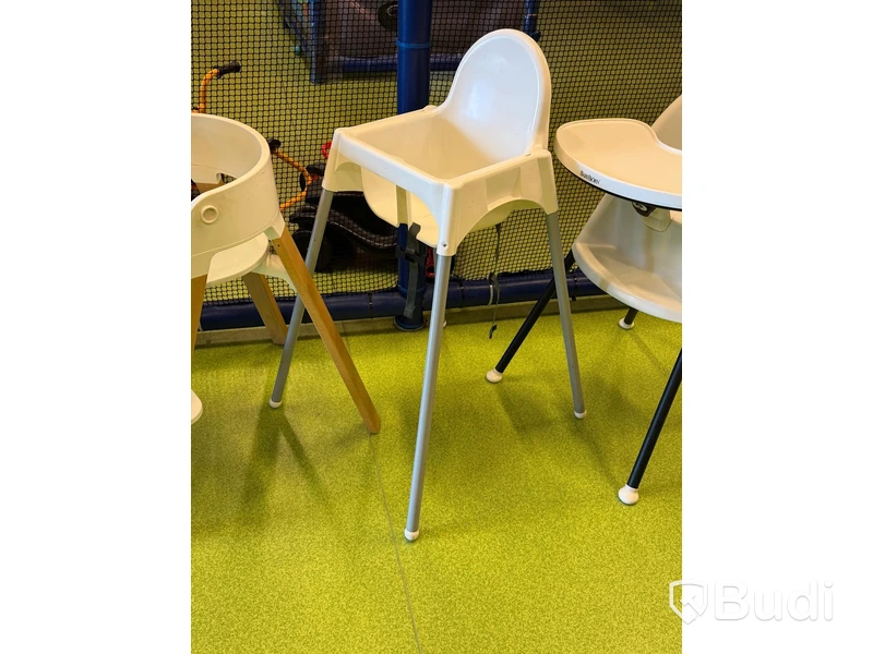 7 st barnstolar, bl.a. Stokke och BabyBjörn