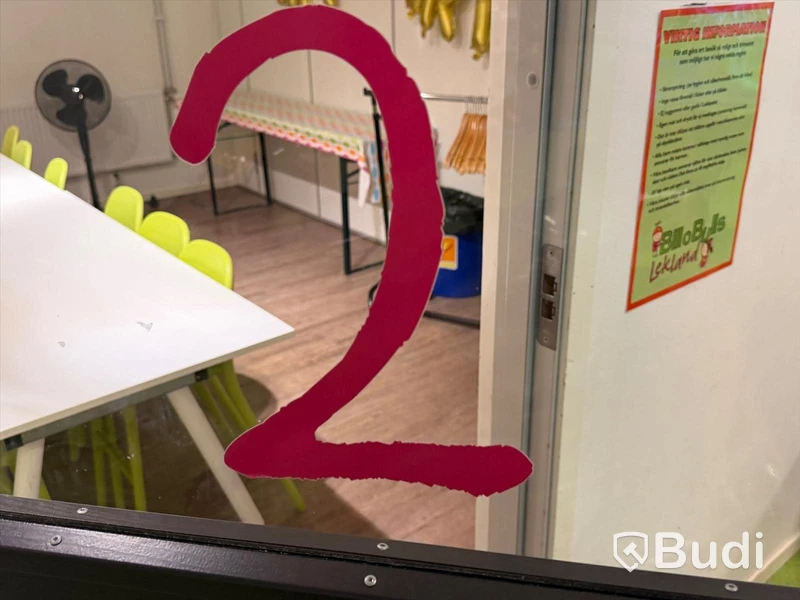 Kalasrum 2 - 14 stol IKEA Urban samt 2 bord samt avlastningsbord