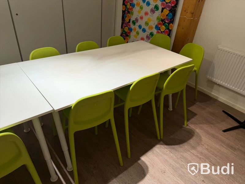 Kalasrum 2 - 14 stol IKEA Urban samt 2 bord samt avlastningsbord