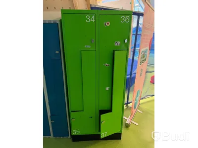 Storage cabinets / lockers