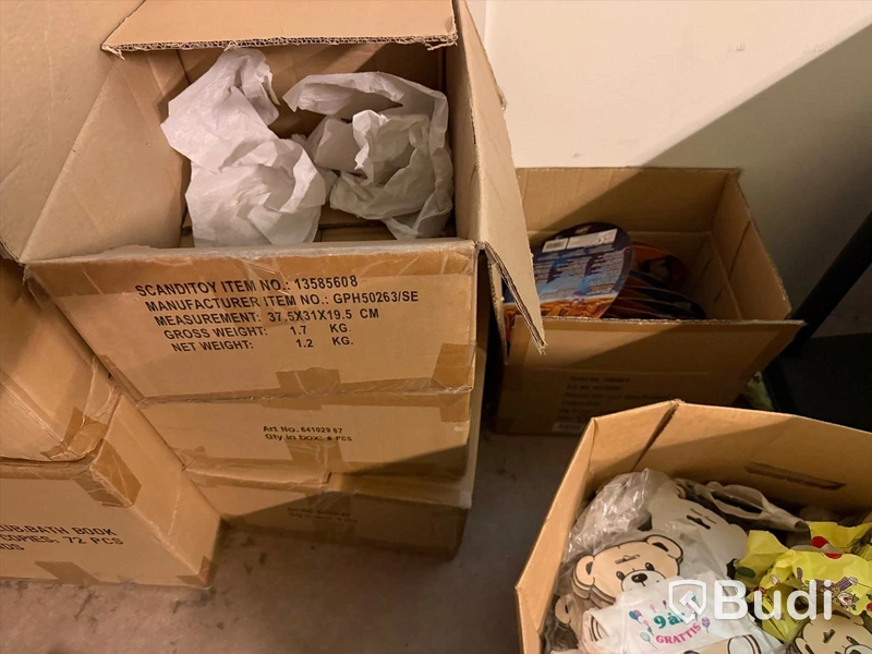 Lot of toys and assorted children's items