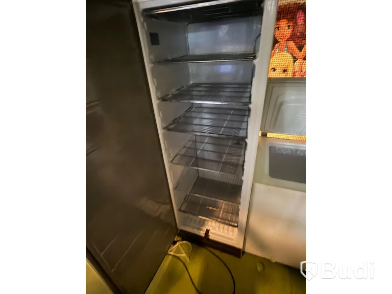 Kylskåp, frysskåp samt 2 st frysboxar, bl.a. Whirlpool/ Electrolux
