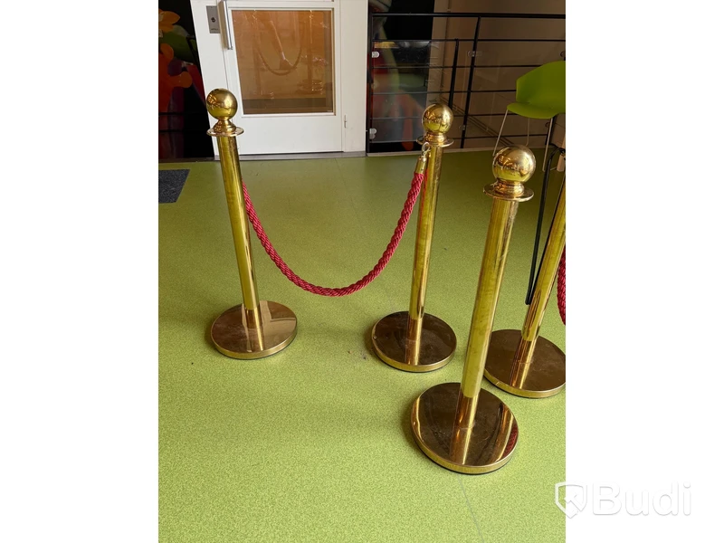 Stanchions, 5 pcs, with 2 ropes