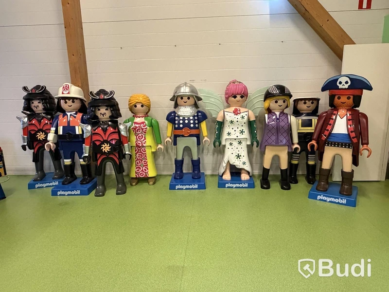 Playmobil figures, 9 pcs, 145-160 cm