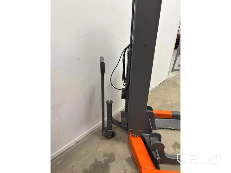Mobil billyft 4 st Finkbeiner EHB 1003, mobila lyftar på hjul tot. 12 ton, inkl.  8 st. Pallbockar Stertil Koni, JS-H8F, 8,5 ton