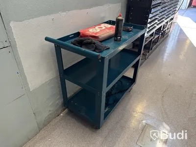 Blå verktygsvagn med 3 hyllor