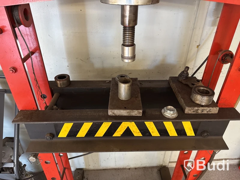 Hydraulisk verkstadspress Mega KP-30A | 30 t