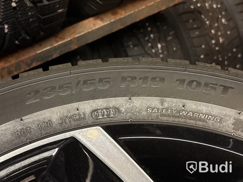4 st vinterhjul Kumho 235/55 R19 105T | Hyundai Ionic 5