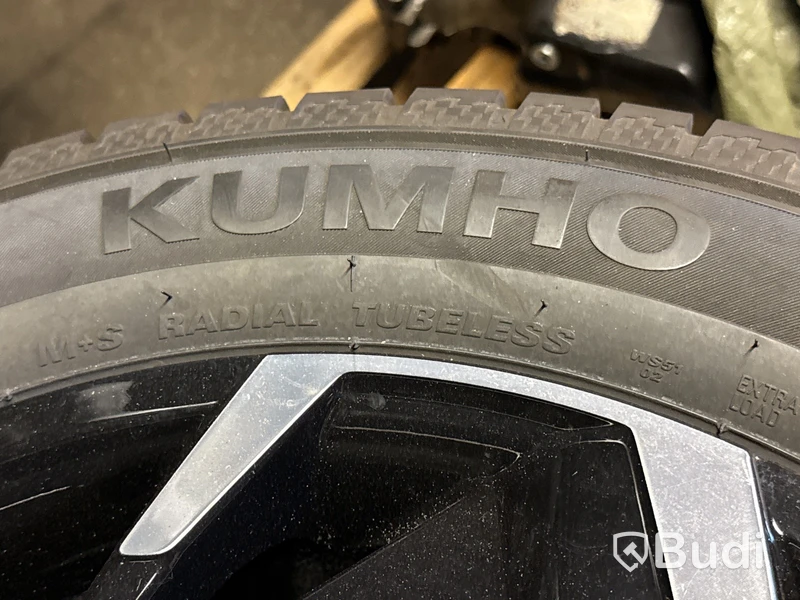 4 st vinterhjul Kumho 235/55 R19 105T | Hyundai Ionic 5