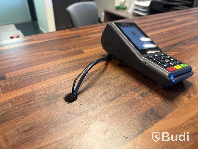 2 st receptionsdiskar & skrivbordsmöblang