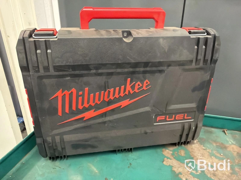 Slagskruvdragare Milwaukee M18 FID2, med laddare och batteri