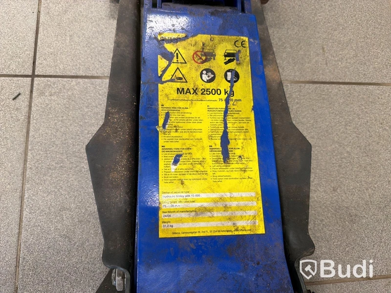 Domkraft Biltema 15-895, 2500 kg