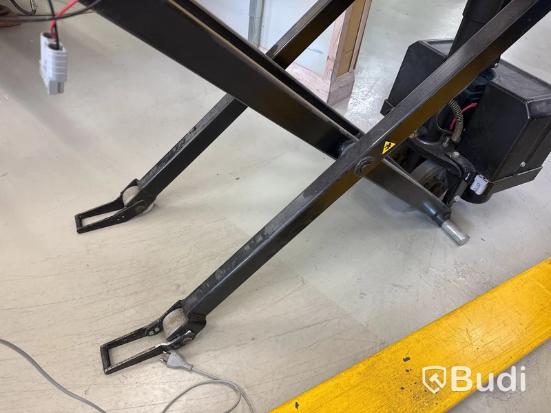 2 st höglyftande palldragare Mach Lift (batteridrivna)