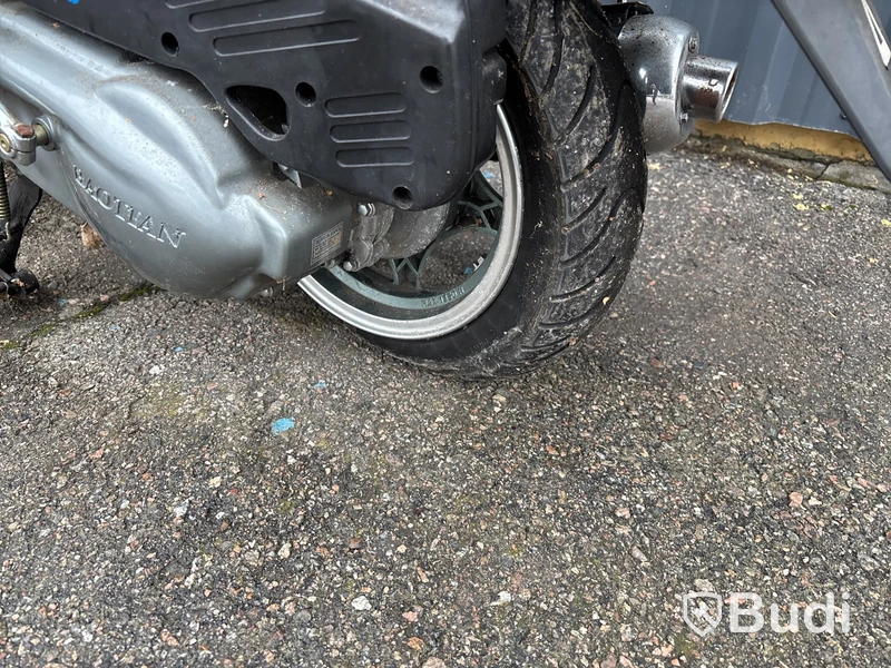 Lätt motorcykel Baotian BT125T-9, -2005 (rep-objekt)