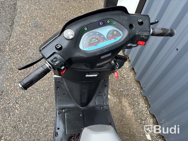 Lätt motorcykel Baotian BT125T-9, -2005 (rep-objekt)
