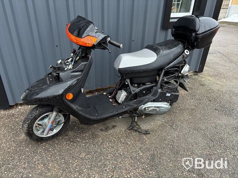 Lätt motorcykel Baotian BT125T-9, -2005 (rep-objekt)