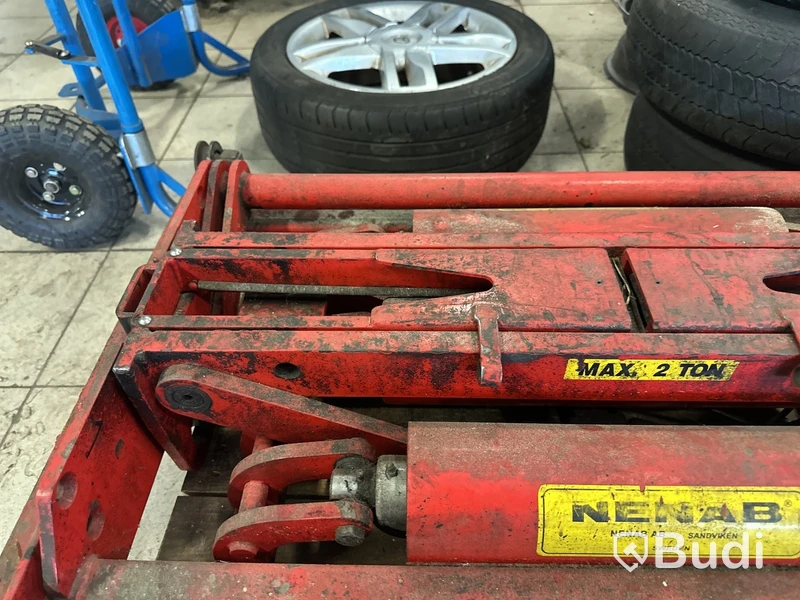 Golvlift NENAB 2 ton