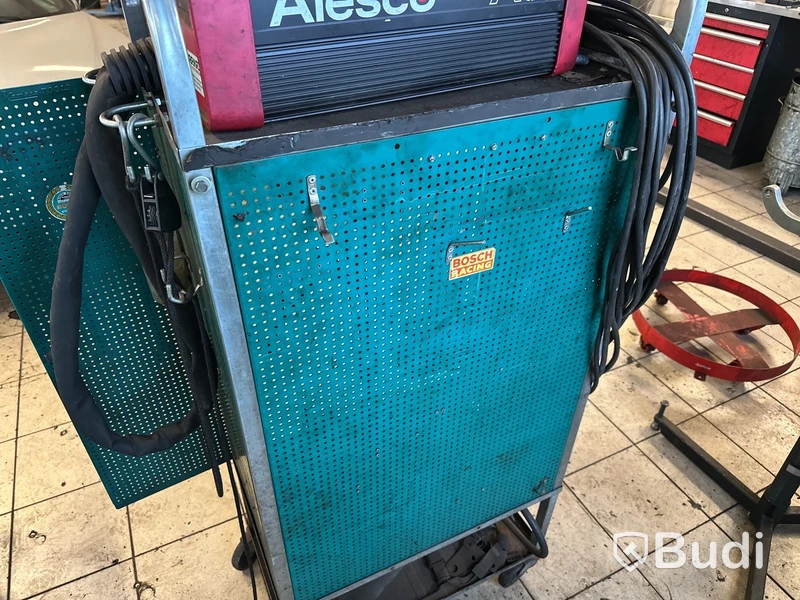 Induktionsvärmare Alesco A80 samt verktygsvagn med verktyg