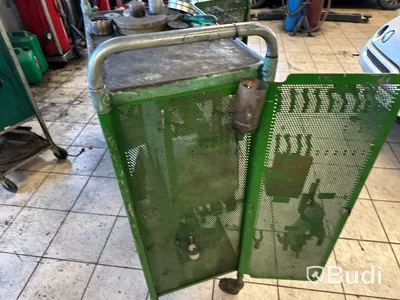 2 st. verktygsvagnar/skåp med verktyg enligt bilder