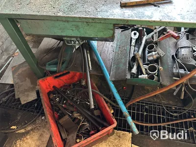 2 st arbetsbänkar i metall B 1500 mm