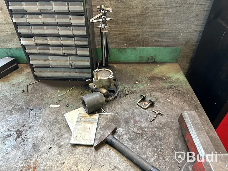 2 st arbetsbänkar i metall B 1500 mm