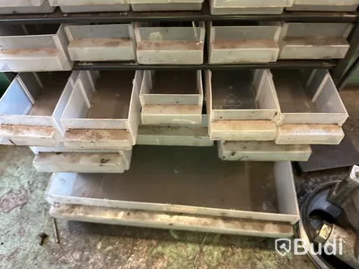 2 st arbetsbänkar i metall B 1500 mm