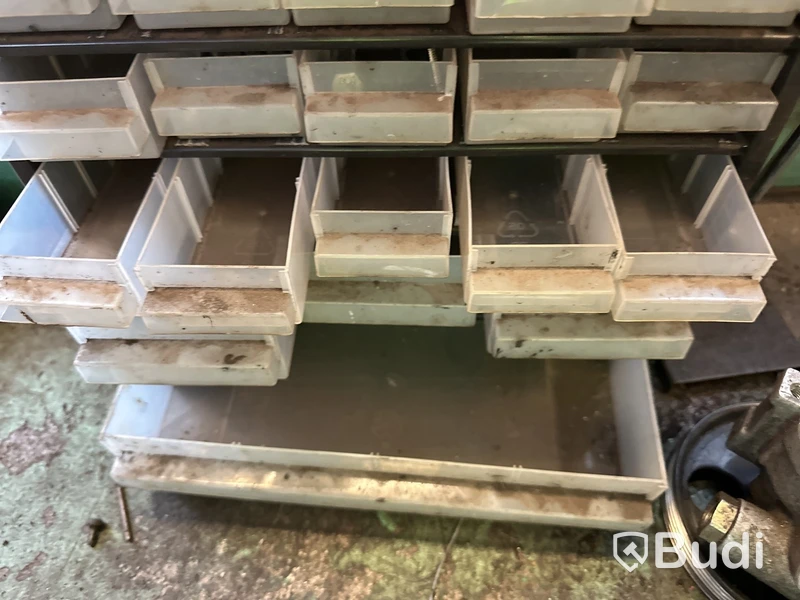 2 st arbetsbänkar i metall B 1500 mm