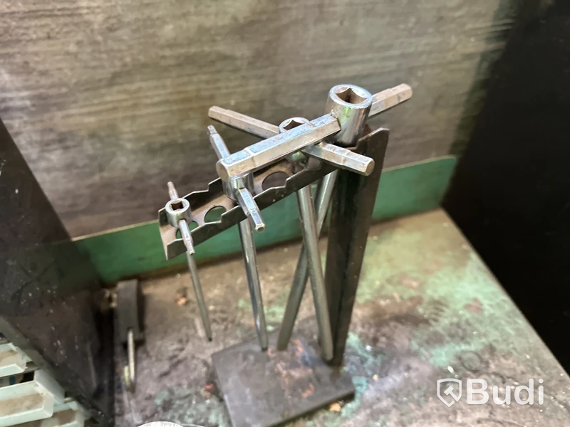 2 st arbetsbänkar i metall B 1500 mm