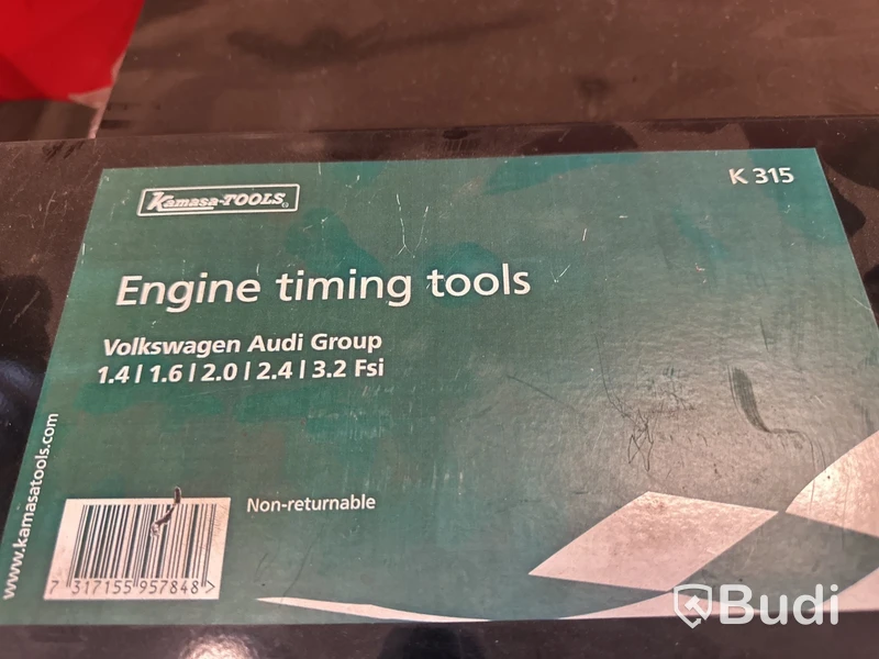 Verktygsvagn med en stor mängd specialverktyg.