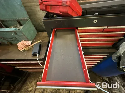 Verktygsvagn innehållande specialverktyg.