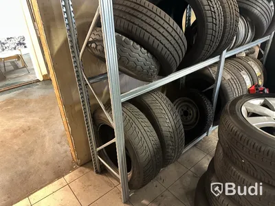 Däckställ 4 fack med 3 bärlager inkl. däck