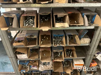 Hyllsektioner med allt innehåll, se bilder