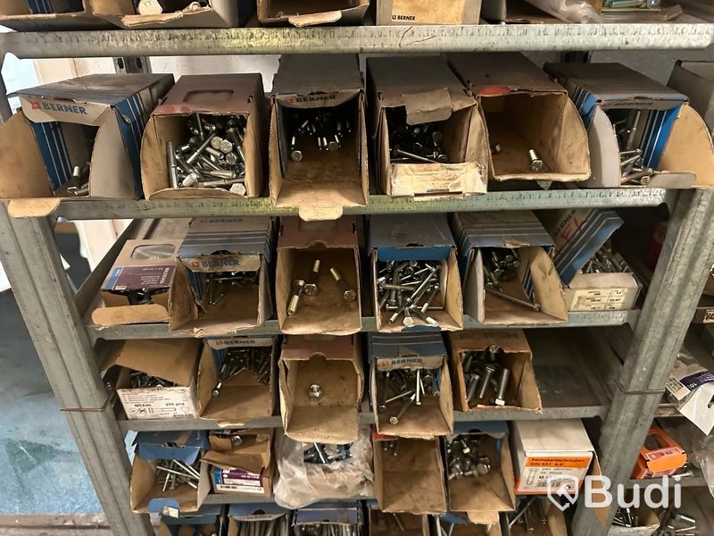 Hyllsektioner med allt innehåll, se bilder