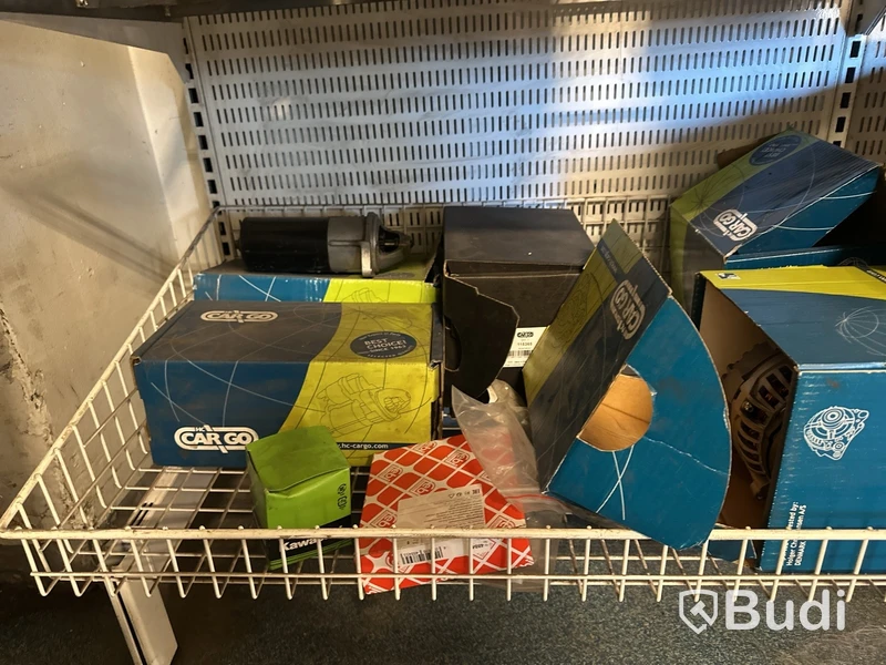 Hyllsektioner med allt innehåll