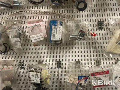 Hyllsektioner med allt innehåll