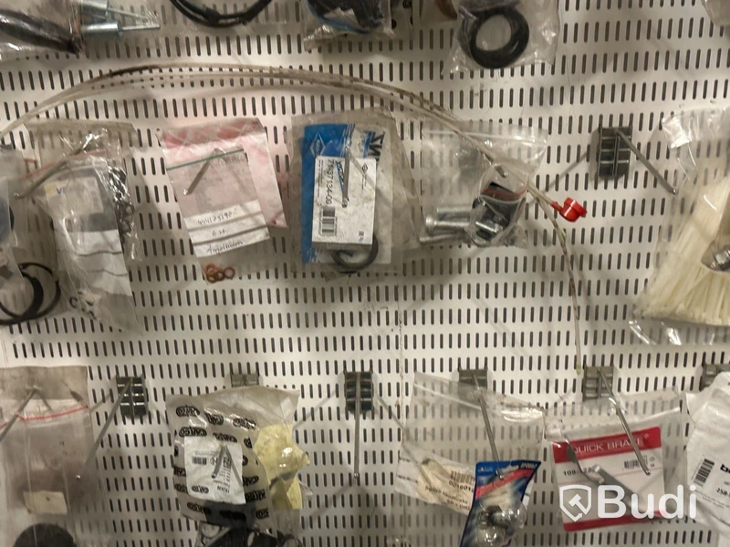 Hyllsektioner med allt innehåll
