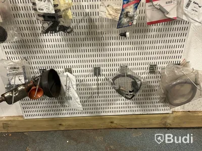 Hyllsektioner med allt innehåll