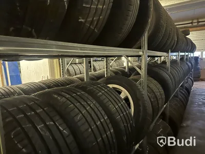 Däckställ 4 fack med 3 bärlag ca 35 sektioner