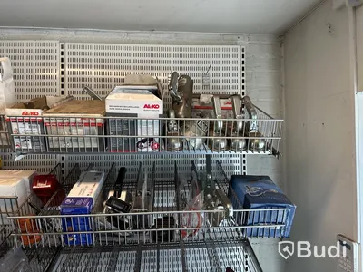 Hyllsektioner med reservdelar släp & husvagn
