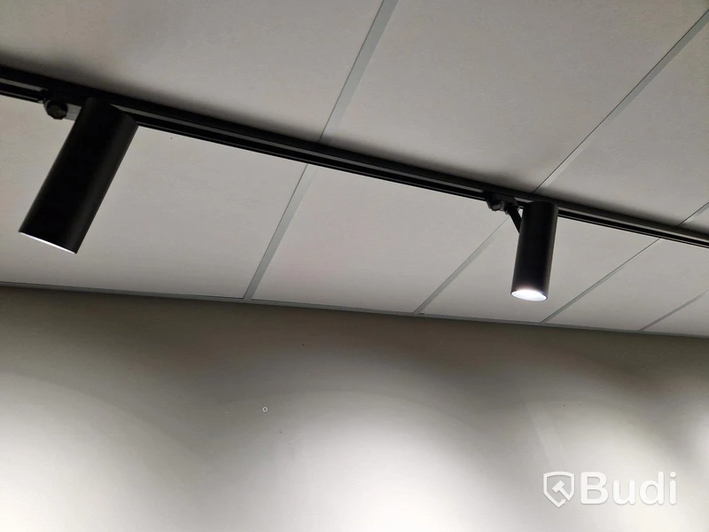 20 st spotlights för skena, 30W med 10 meter skena