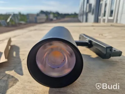 20 st spotlights för skena, 30W med 10 meter skena