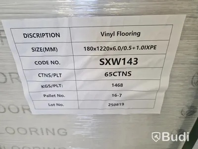 Pallet of vinyl flooring, 70 m², Oak