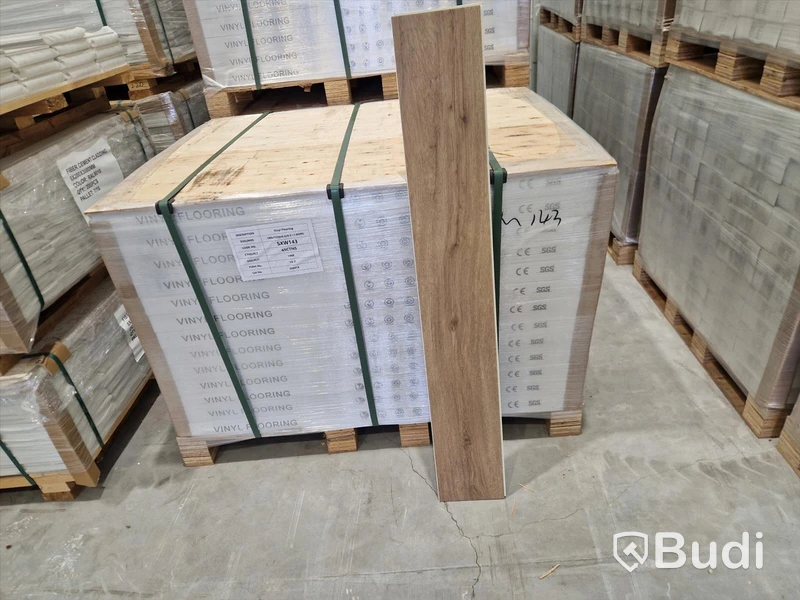 Pallet of vinyl flooring, 35 m², Oak