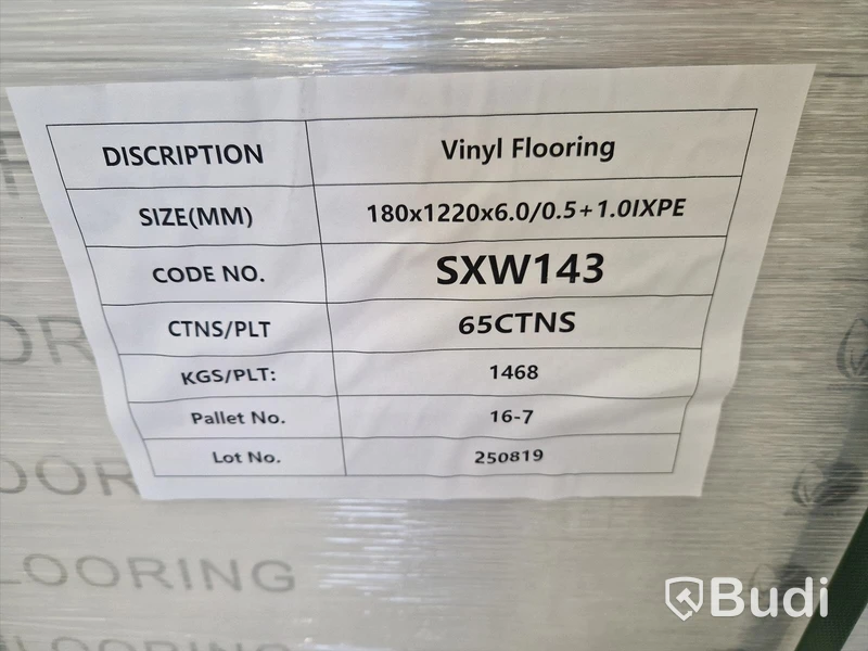 Pallet of vinyl flooring, 35 m², Oak